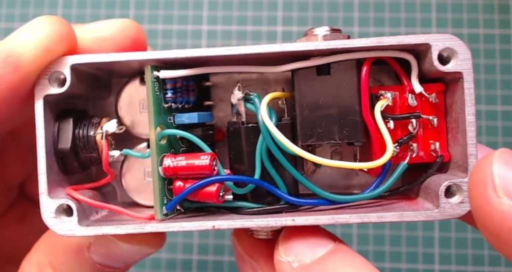 Photo of the insides of the finished pedal